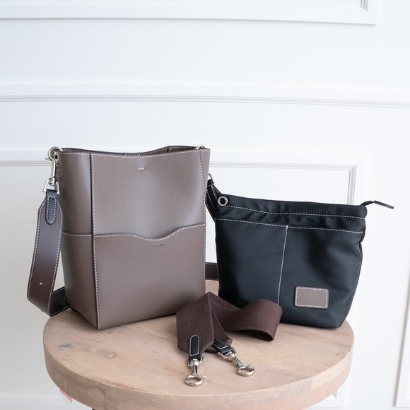 *NEW* The Jordan Leather Bucket Bag - Wood Berry - Picture 3 of 8